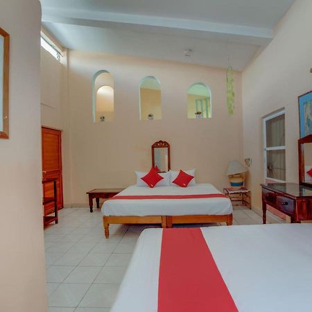 Oyo Hotel Casa Ada Zihuatanejo Buitenkant foto